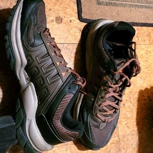 Avia size 9 men's shoes